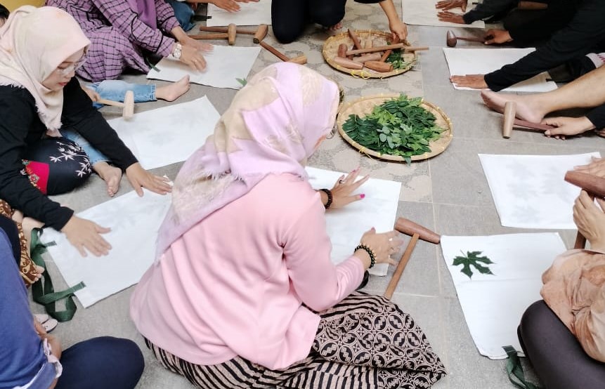 Sukarelawan Mak Ganjar Lampung melanjutkan kegiatan positif dengan menyasar kaum ibu-ibu yang ada di provinsi tersebut. 
