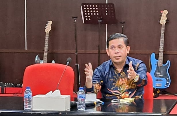 Kepala Kantor Pertanahan Tangsel Harison Mocodompis