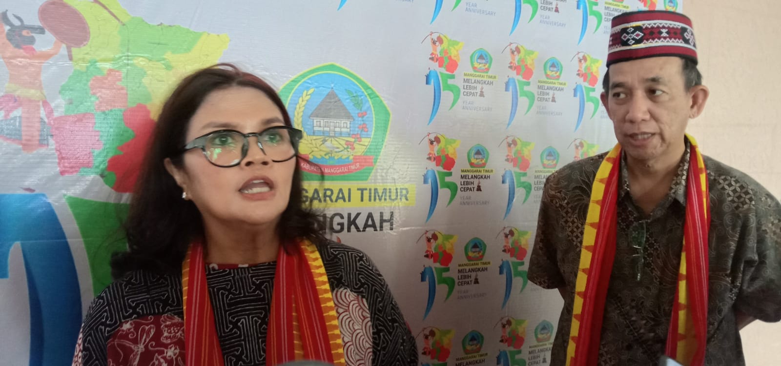 Ketua Yayasan Pendidikan Astra-Michael D. Ruslim (YPA-MDR) Herawati Prasetyo (kiri).
