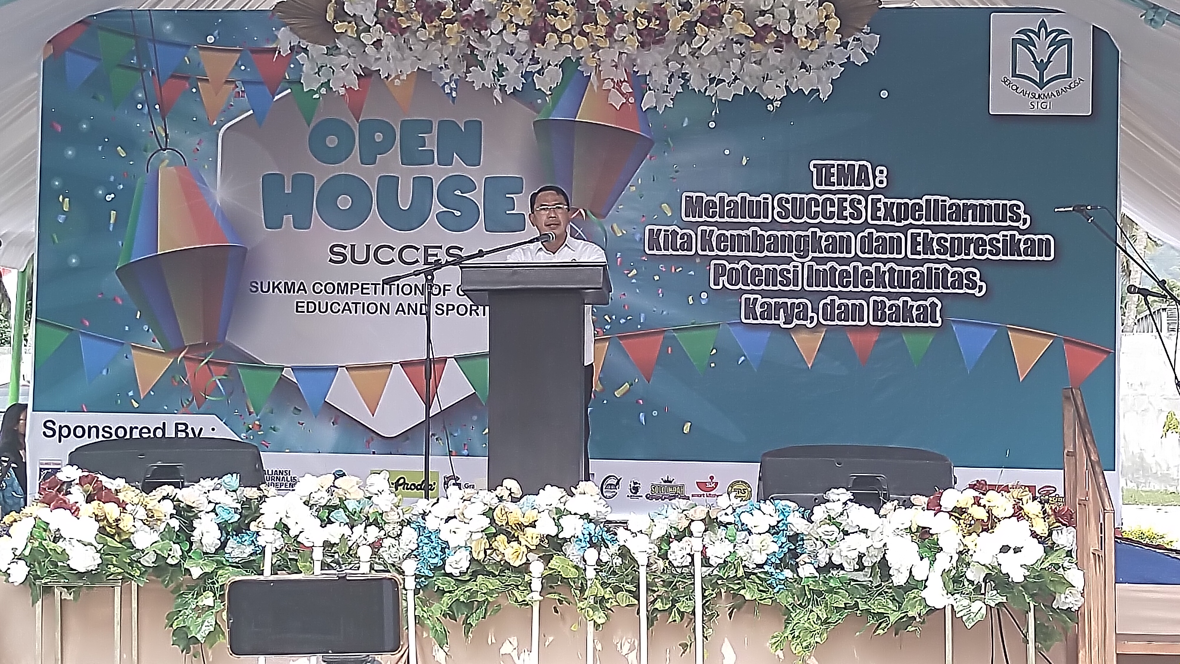  Bupati Sigi, Mohamad Irwan saat membuka acara Open House perdana yang digelar Sekolah Sukma Bangsa, Sigi,Sulteng, Rabu (22/2/2023)