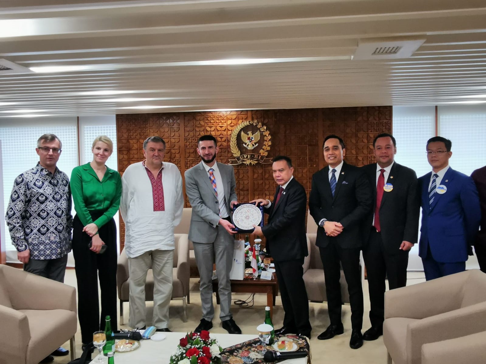 Kunjungan Duta Besar Ukraina untuk Indonesia Vasyl Hamianin bersama perwakilan Civil Society Ukraina di DPR RI, Kamis (9/2).