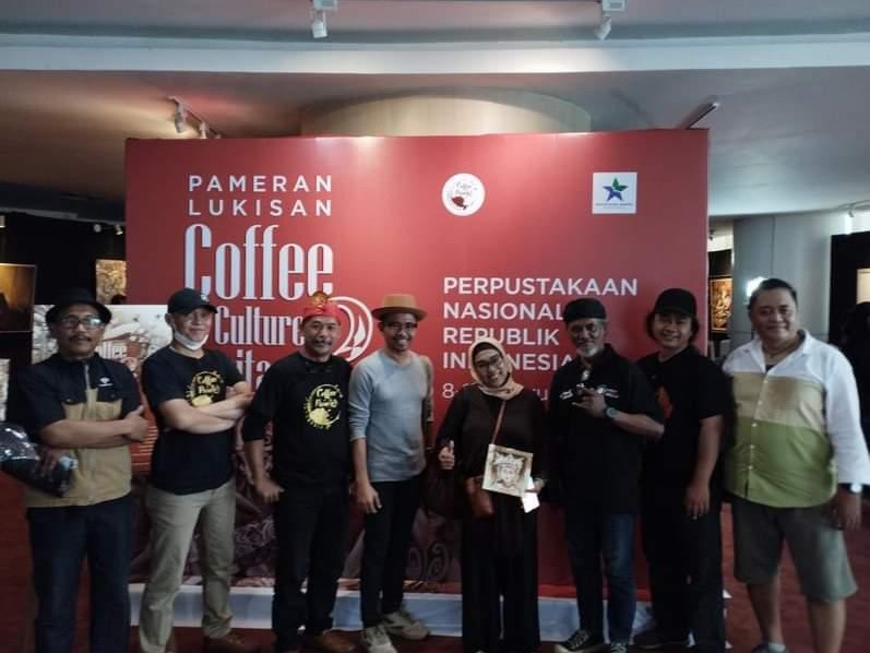 Pameran ini terselenggara berkat kerja sama antara Coffee Painter Indonesia dan Perpustakaan Nasional.