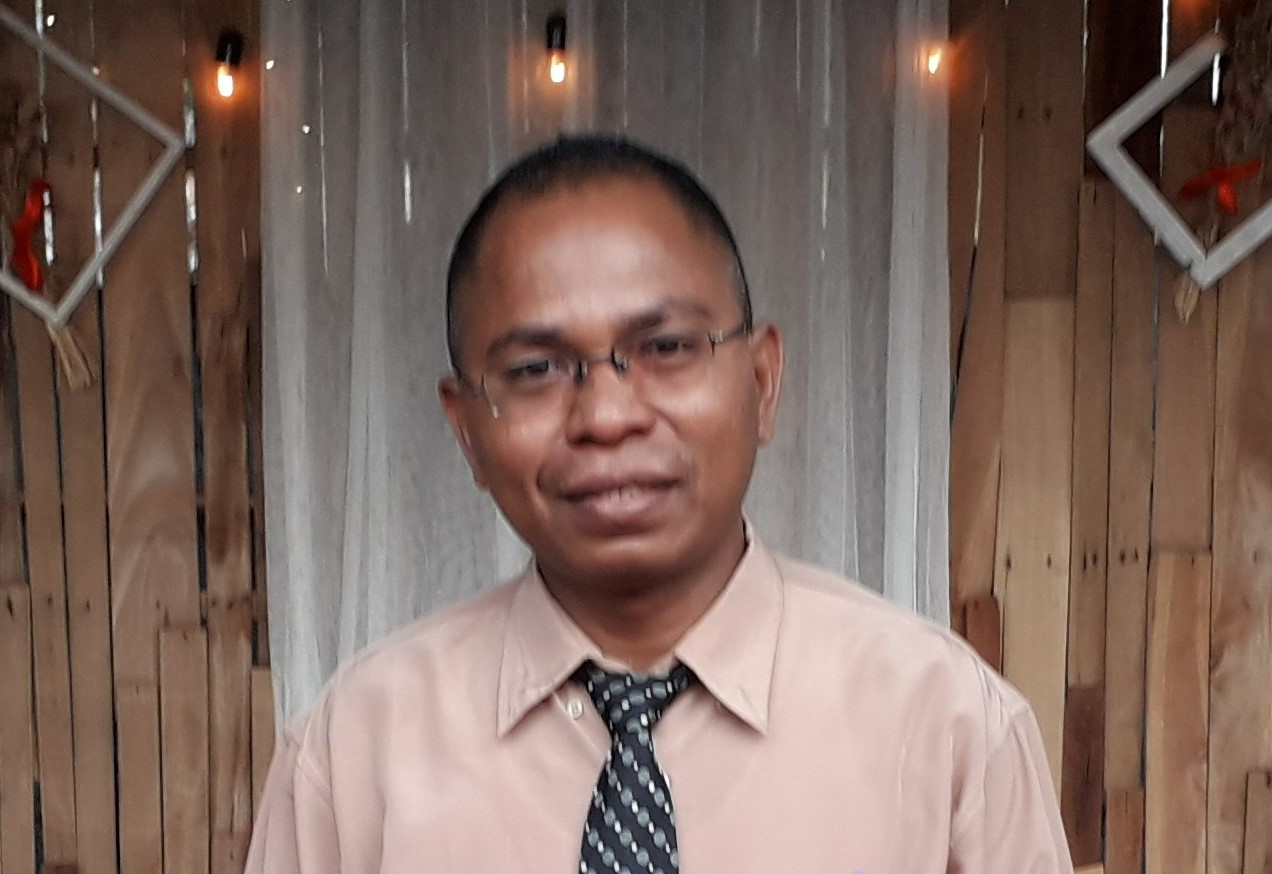 Albertus Muda, S.Ag, Guru Honorer SMA Negeri 2 Nubatukan-Kabupaten Lembata