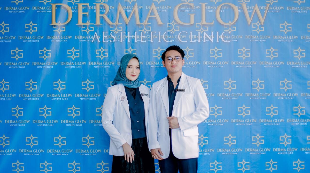 Pasangan suami-istri Tanwirul Jojo dan Putri Justicarici pendiri Derma Glow Aesthetic Clinic