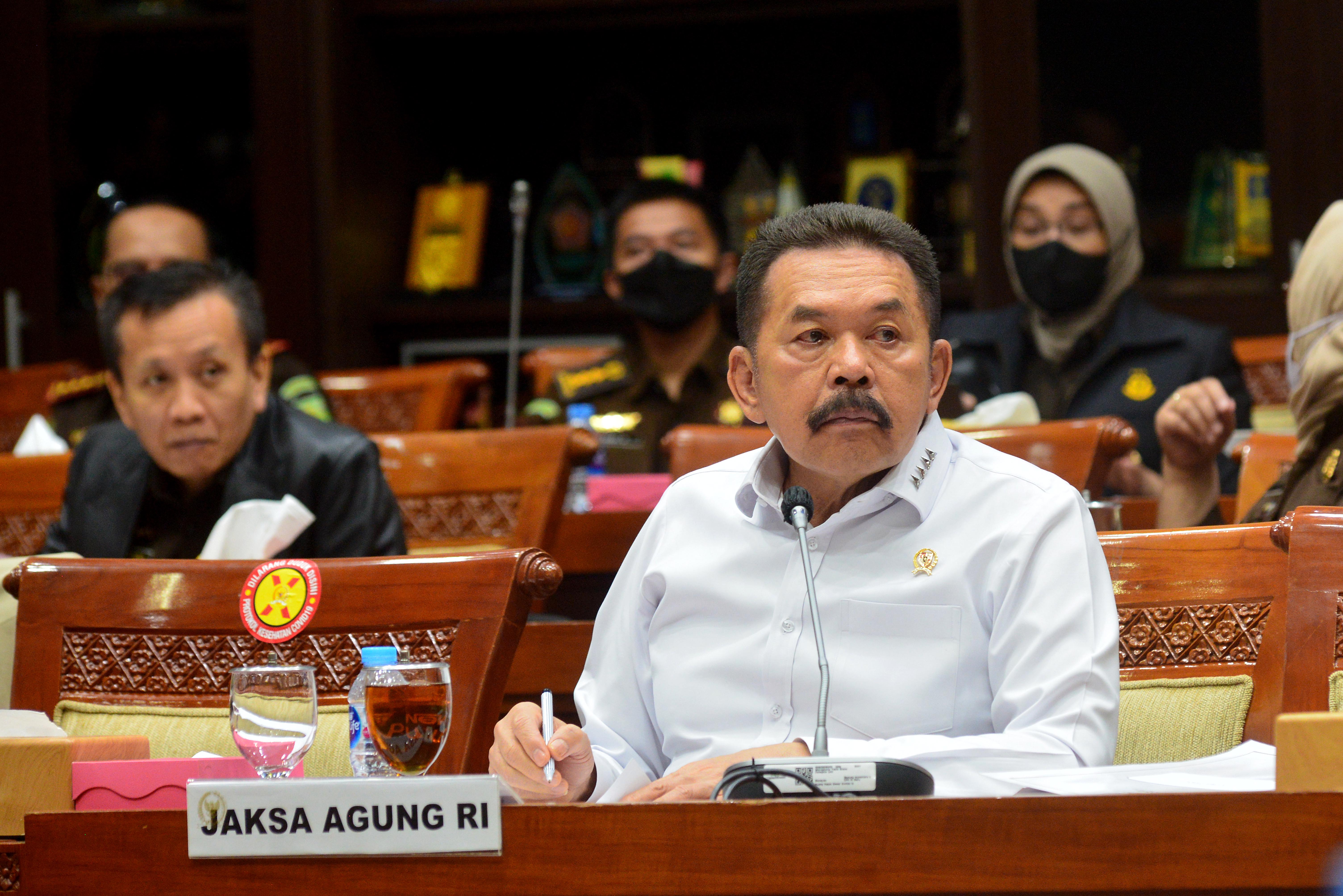 Jaksa Agung Sanitiar Burhanuddin saat mengikuti rapat kerja dengan Komisi III DPR.