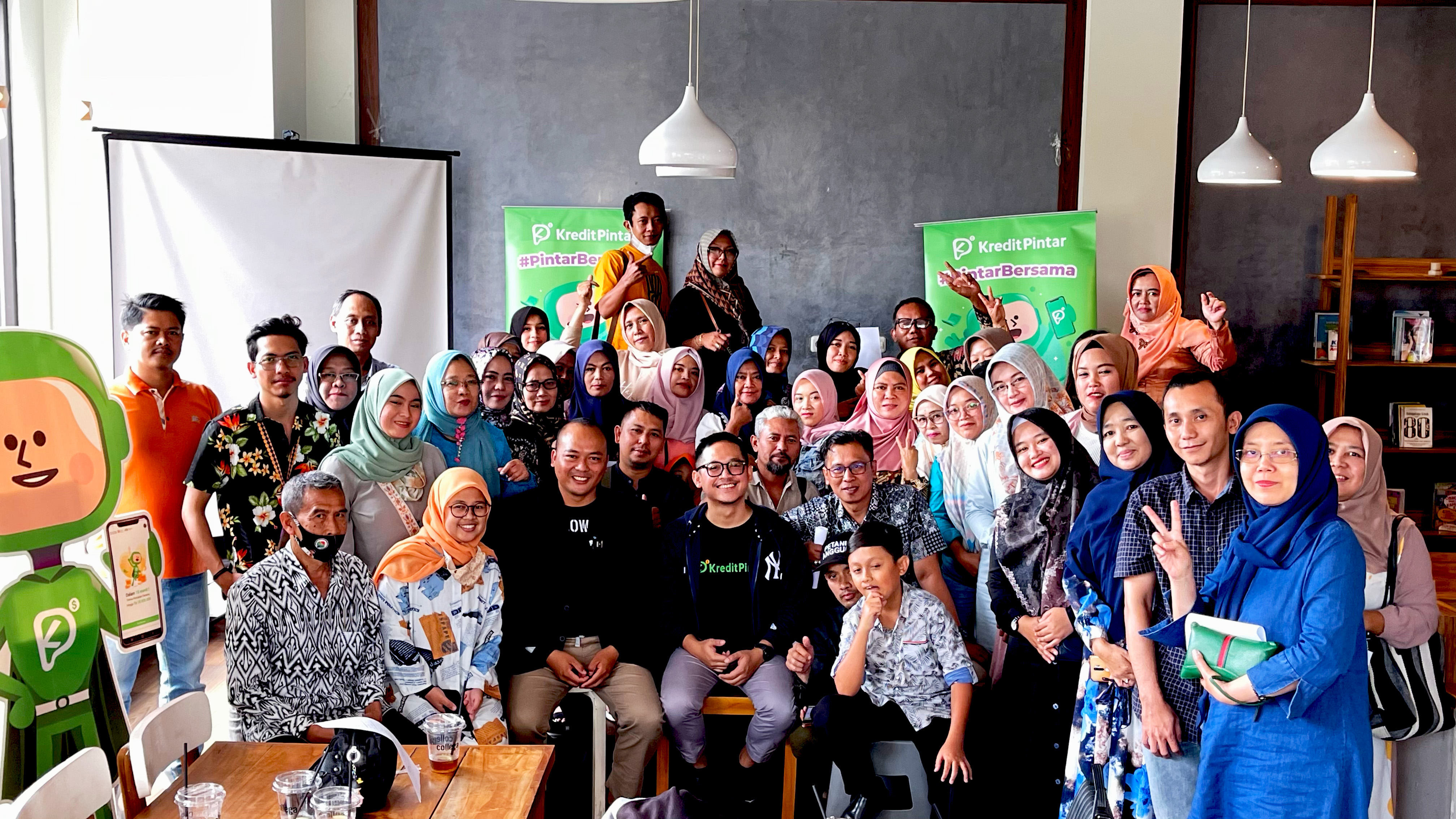 Kelas Pintar bersama yang digelar Kredit Pintar di Garut