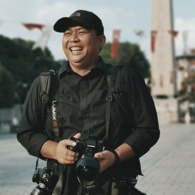 Kreator konten dan fotografer perjalanan ternama, Barry Kusuma.