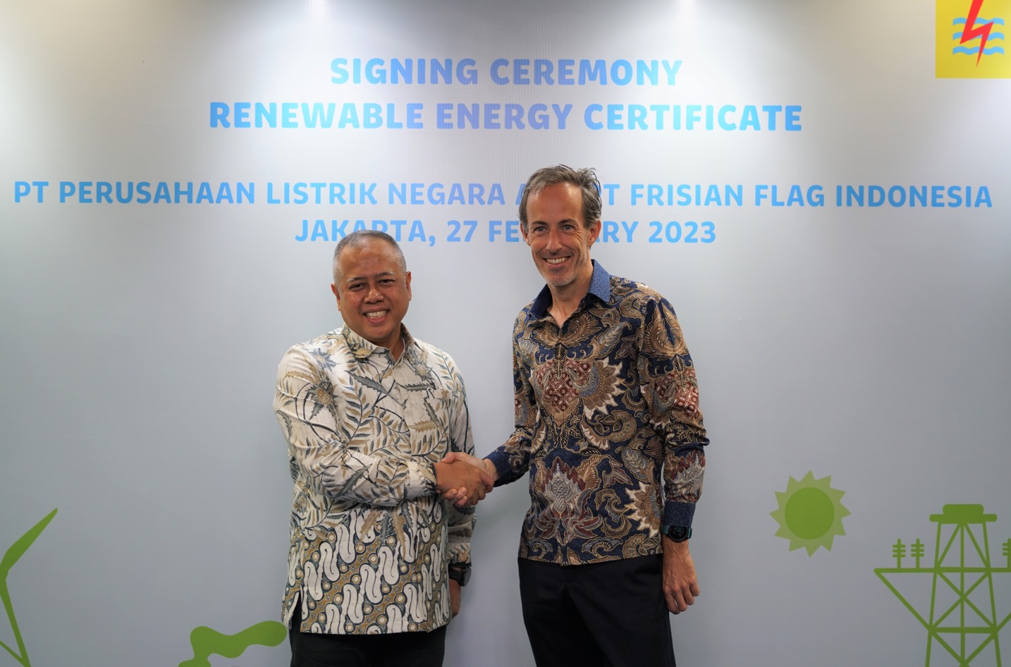 Penandatanganan kesepakatan antara Frisian Flag dan PLN.