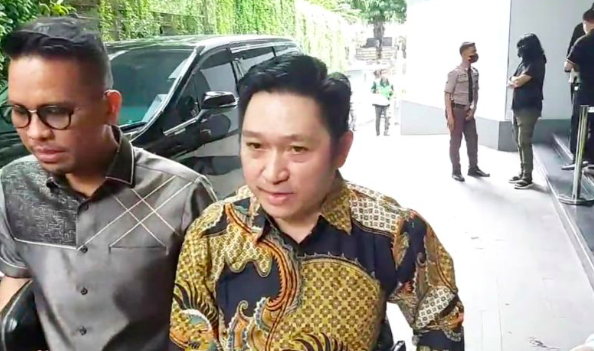 Kuasa hukum Mario Dandy Satriyo (MDS) Dolfie Rompas menyampaikan keterangan kepada media, Jakarta, Senin (27/2/2023). 