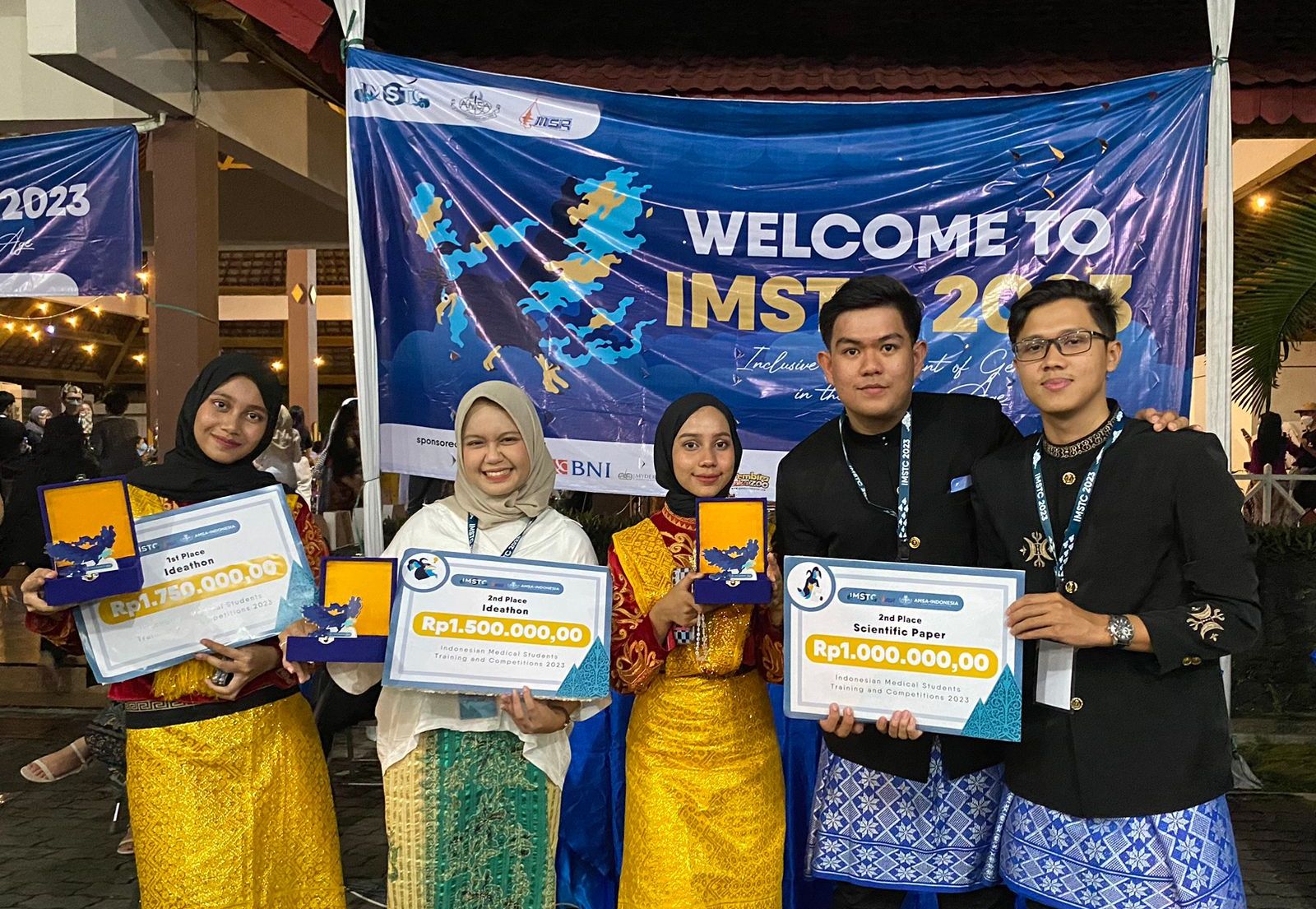 Para mahasiswa FK USK yang menoreh prestasi ajang IMSTC 2023 di UGM 
