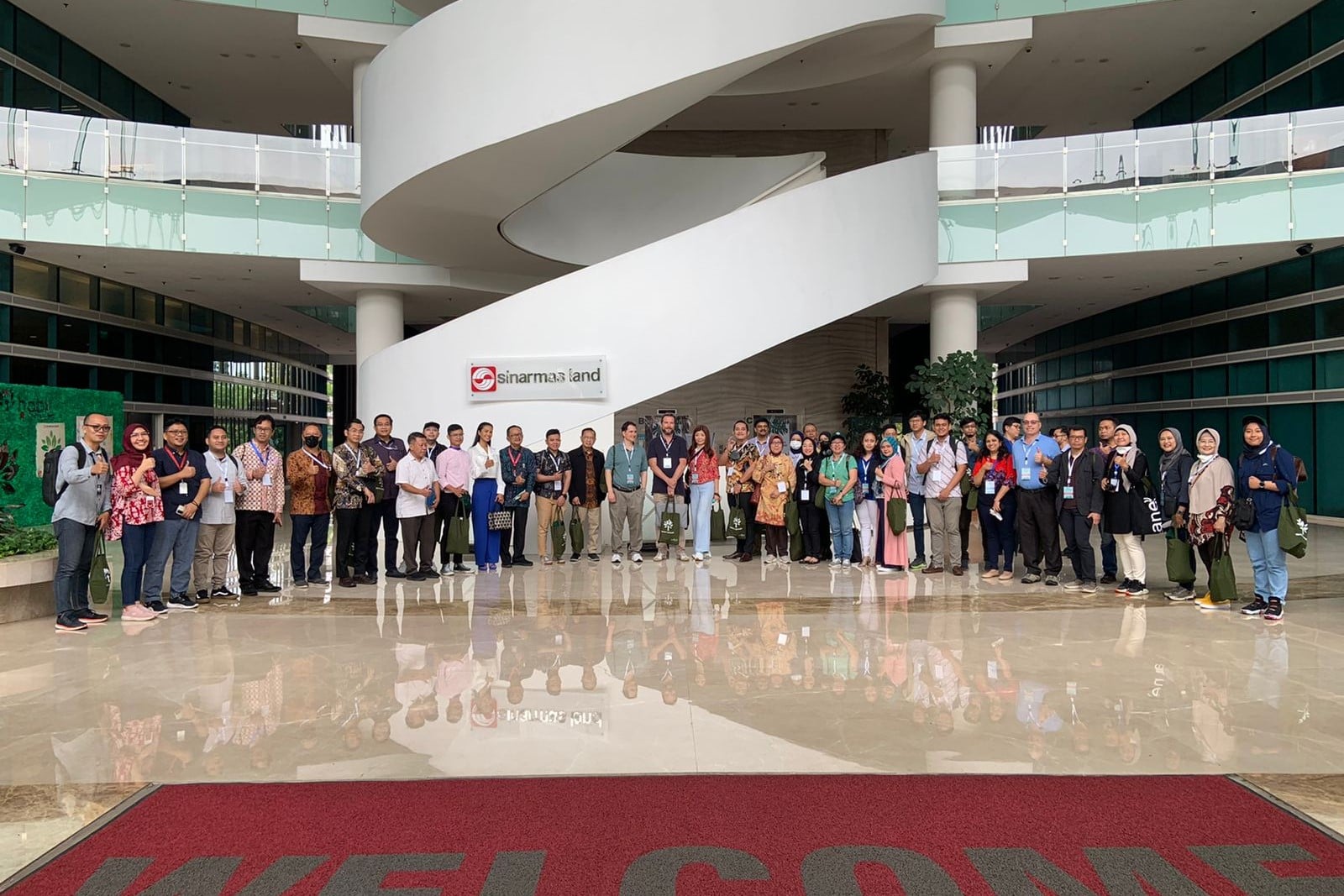 Kawasan BSD Green Office Park merupakan distrik perkantoran pertama di Indonesia yang mendapatkan sertifikasi Gold Green District.