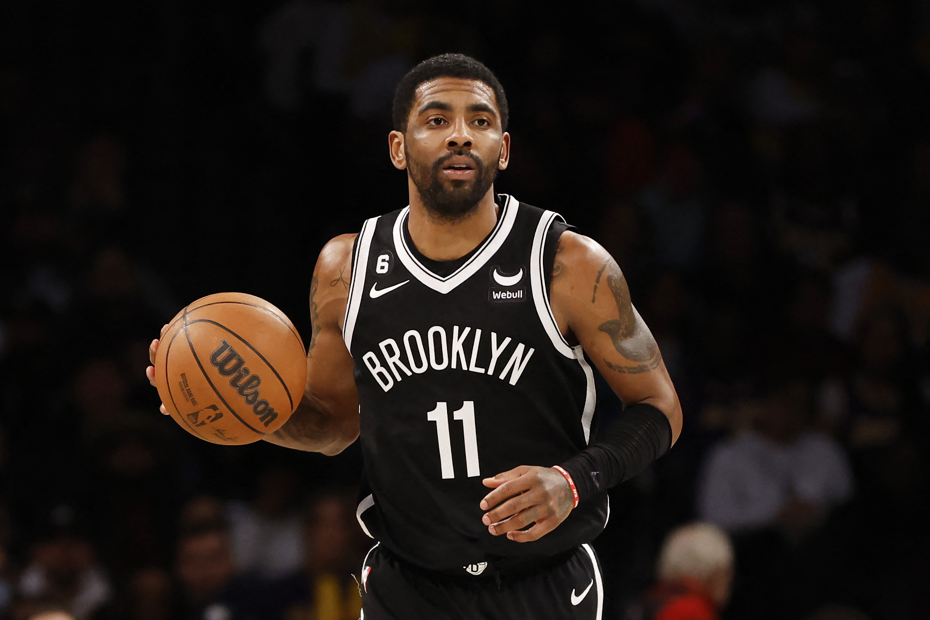 Pebasket Kyrie Irving kala masih berseragam Brooklyn Nets.