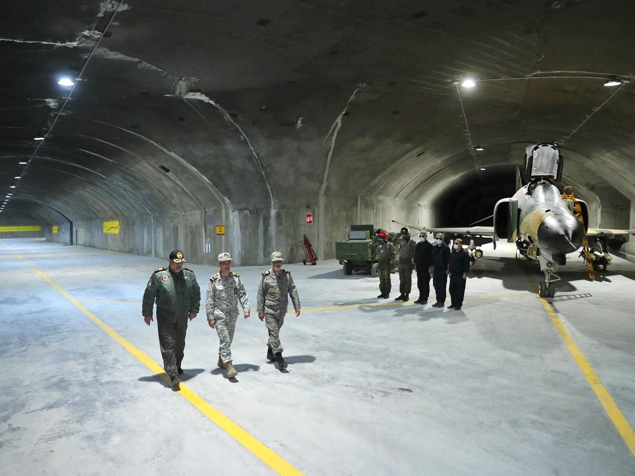 Pangkalan udara militer bawah tanah pertama Iran pangkalan di lokasi yang dirahasiakan. 