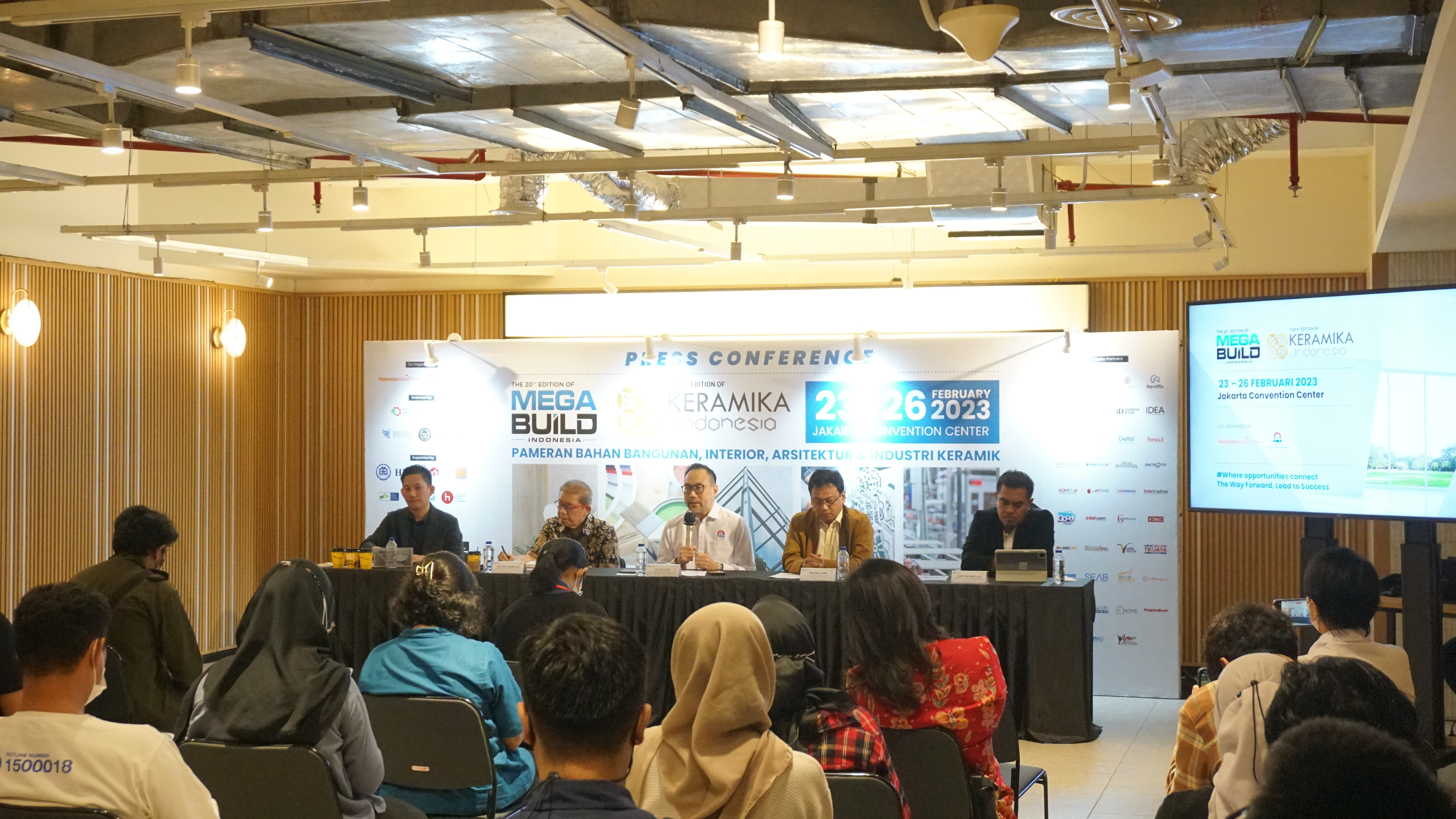 Konferensi pers pameran Megabuild Indonesia (MBI) dan Keramika Indonesia yang digelar di Jakarta.