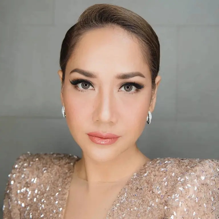 Penyanyi dan artis Bunga Citra Lestari dikenal selalu menjaga kesehatan kulit. 