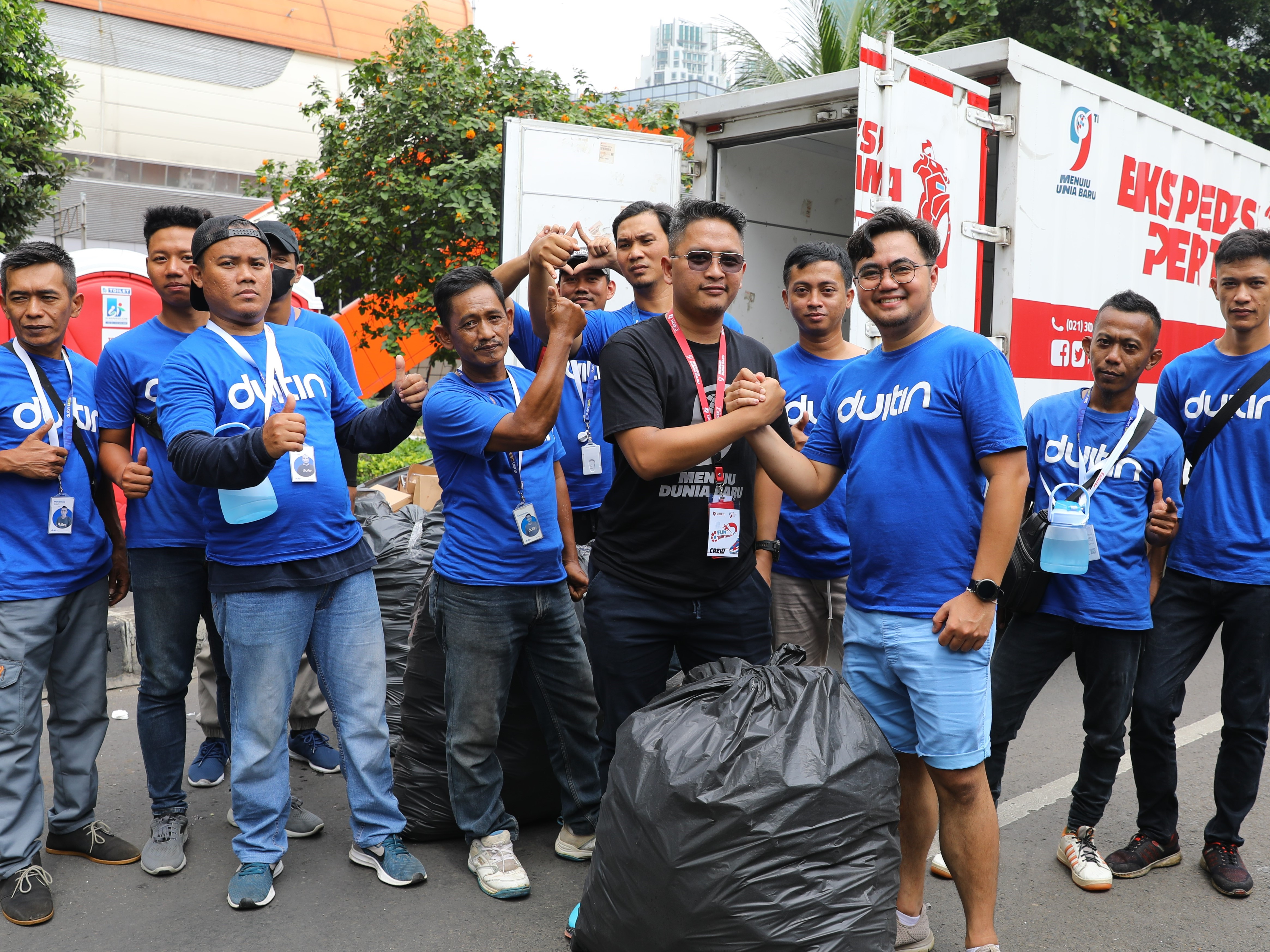 Pengumpul Sampah Plastik pada FanRunThon Dapat Uang