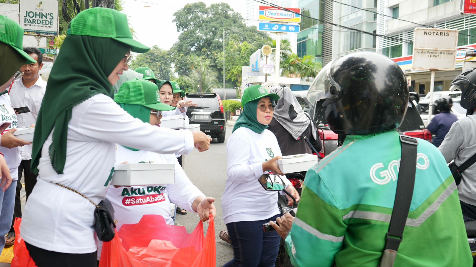 Gerakan berbagi dalam rangka Satu Abad Nahdlatul Ulama dilakukan di berbagai wilayah di Jakarta antara lain, Raden Saleh,Kalibata, Cawang