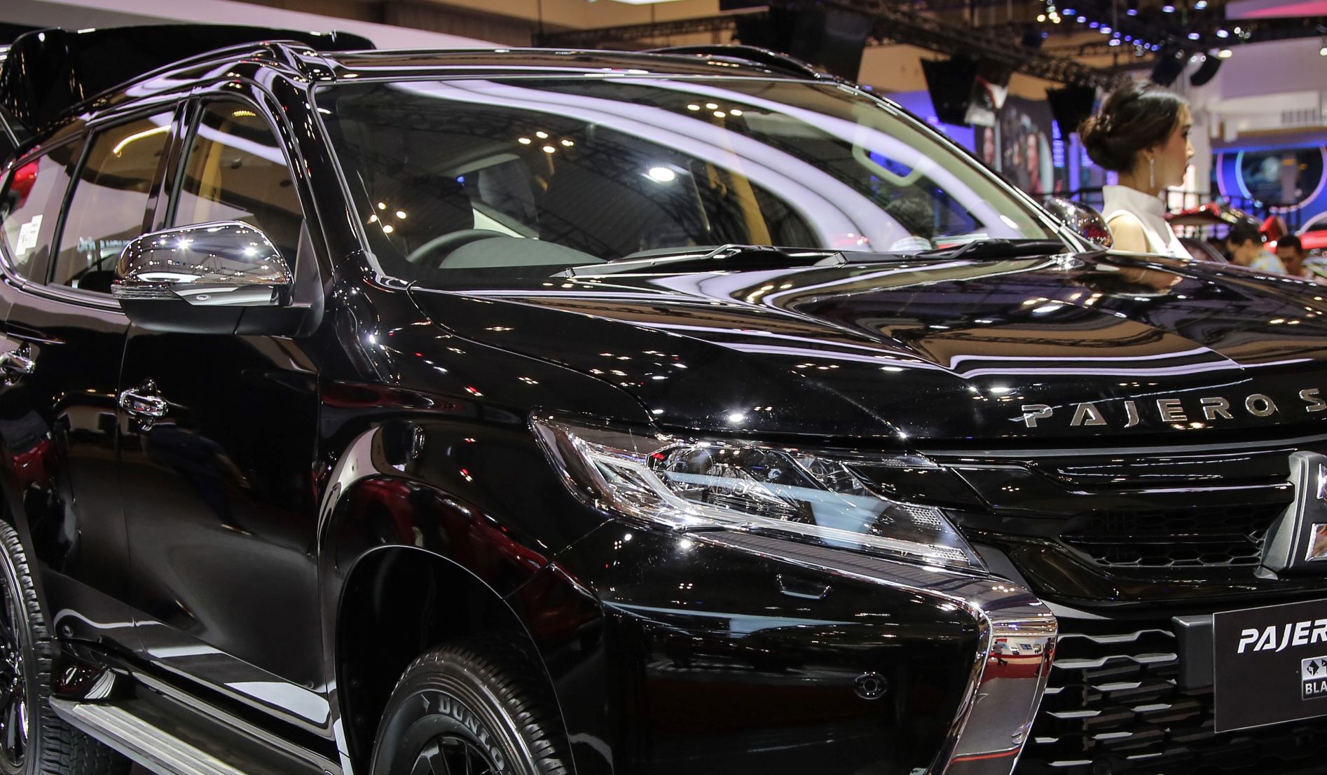 Ilustrasi mobil Mitsubishi Pajero Sport