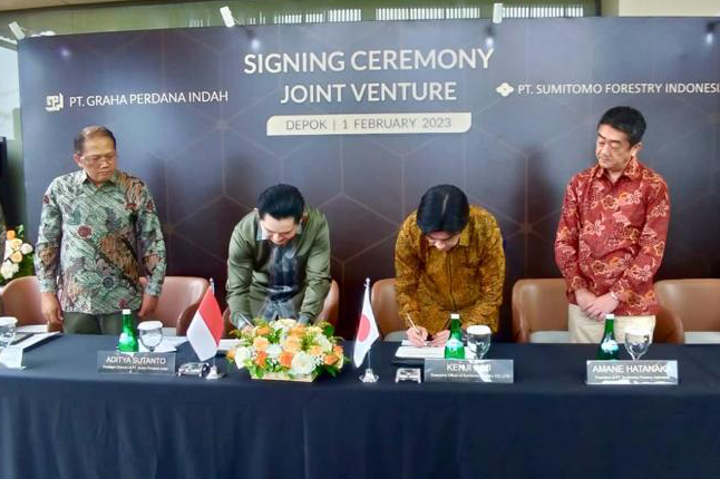 Seremoni penandatanganan joint venture PT Graha Perdana Indah dan Sumitomo Forestry Co LTD.