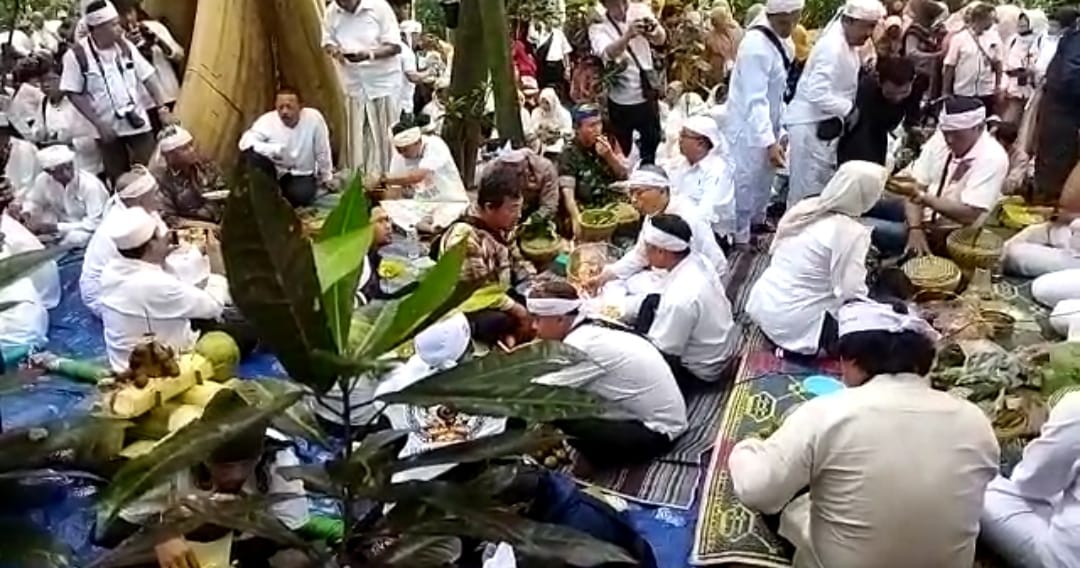 Masyarakat Adat Jalawastu, Kabupaten Brebes, Jawa Barat, menggelar ritual Ngasa