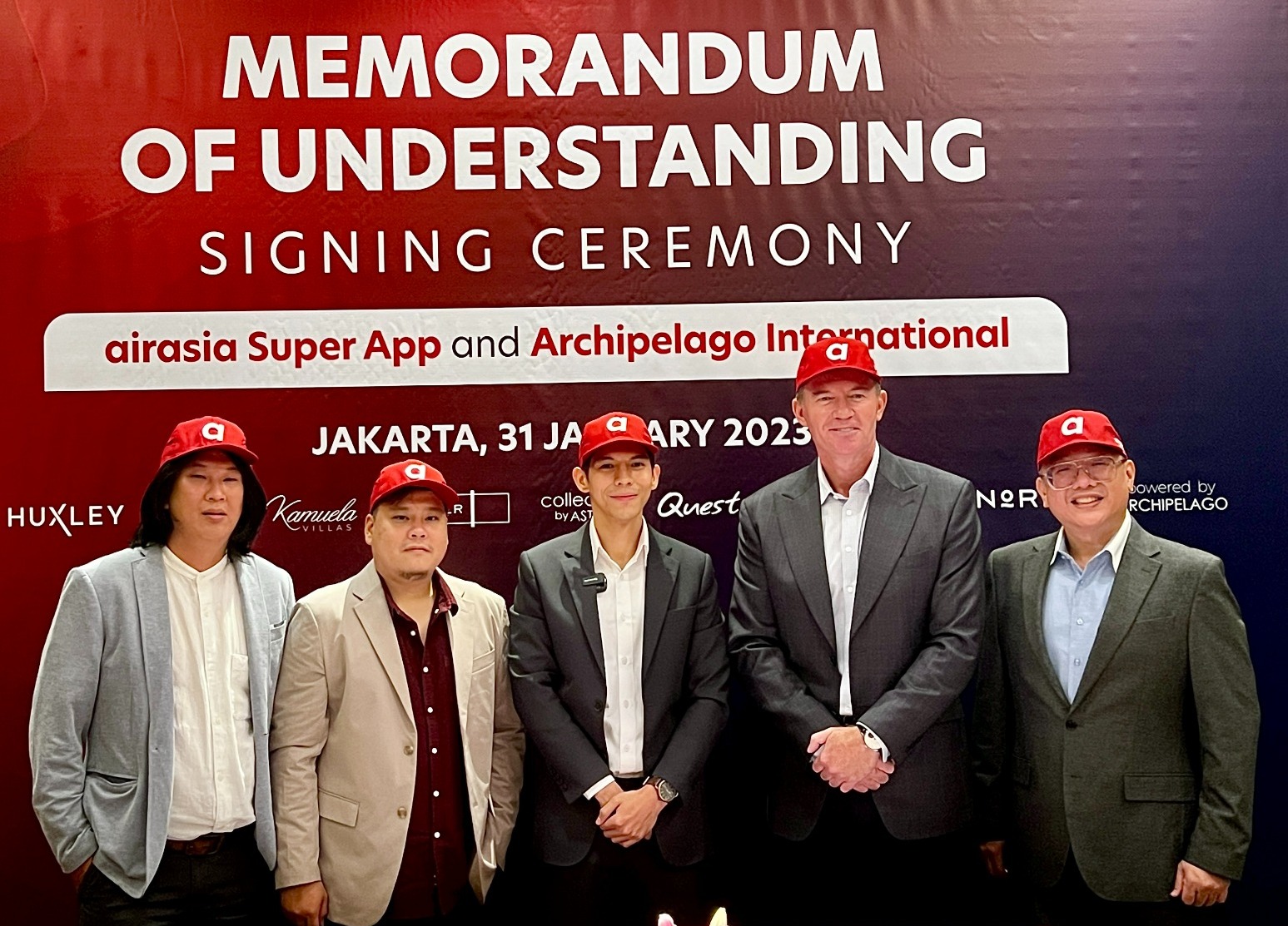 Acara penandatangan MoU antara Airasia Super App dan Archipelago International di Jakarta, Selasa (31/1).