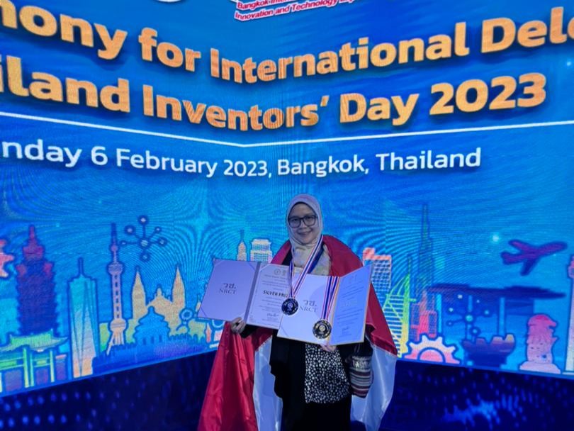 apt. Greesty Finotory Swandiny, M.Farm. 