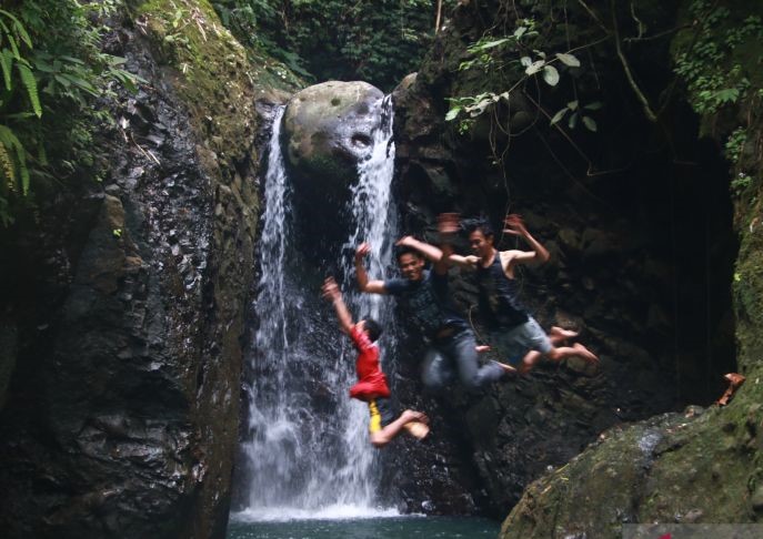 Air Terjun Way Detum Lampung Banyak Dikunjungi Wisatawan