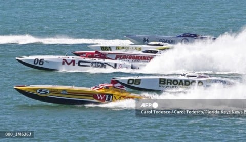 Ilustrasi lomba F1 Powerboat.