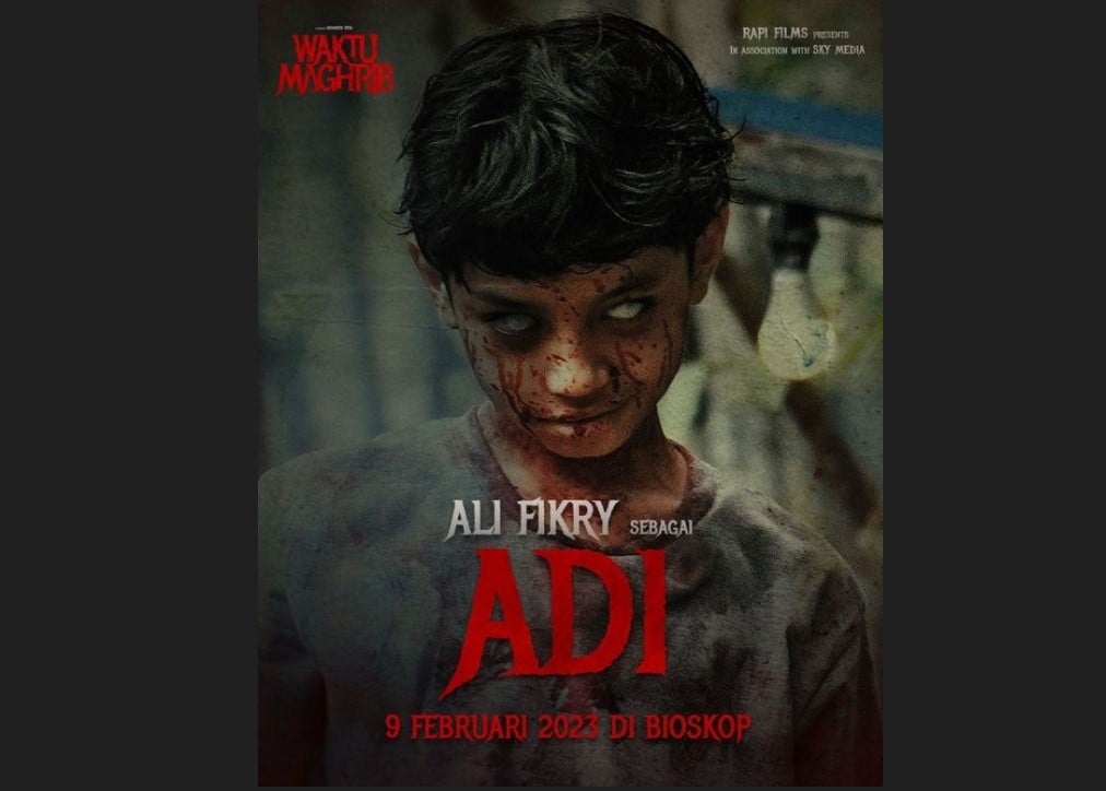 Ali Fikry dalam perannya di film Waktu Maghrib