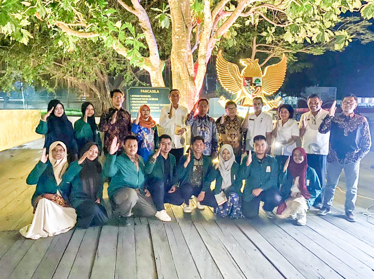 Sejumlah mahasiswa UIN Sunan Kalijaga Yogyakarta saat melaksanakan KKN di Nusa Tenggara Timur