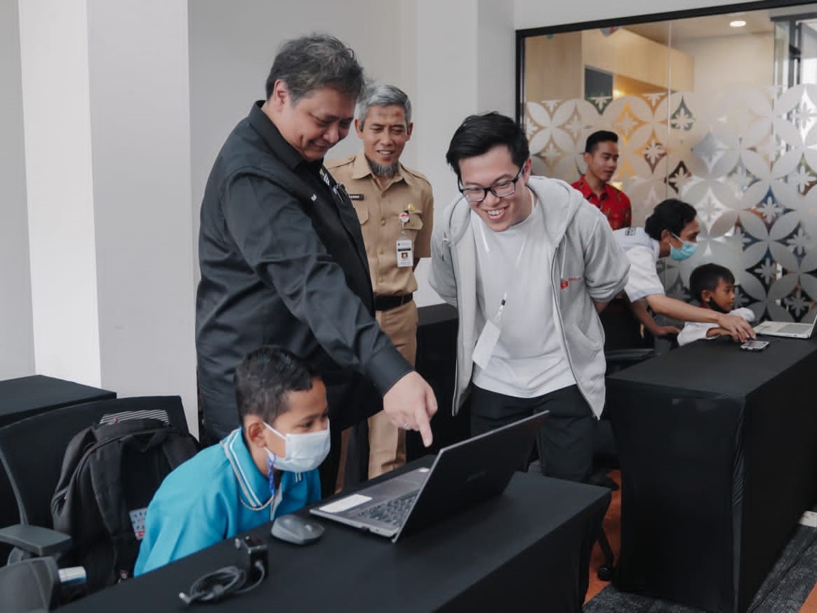 Airlangga Hartarto dan Gibran Resmikan Pembaruan Solo Technopark