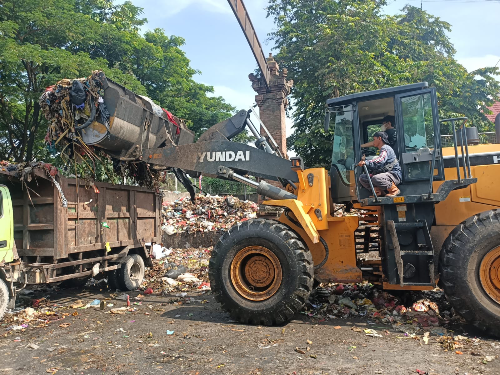Pemkot Denpasar Gerak Cepat Tangani Sampah Menumpuk Di TPS