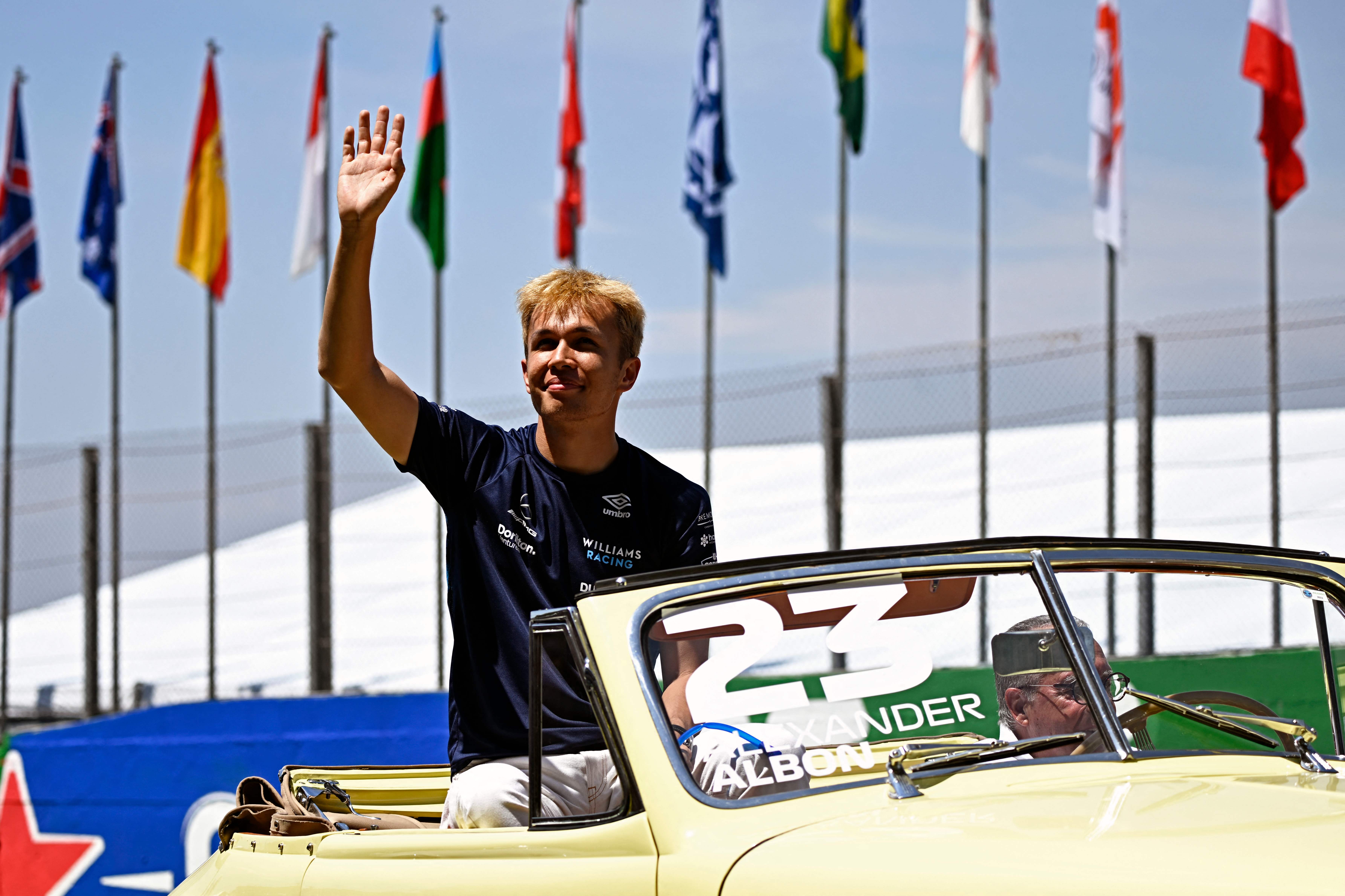 Pembalap Williams Alexander Albon