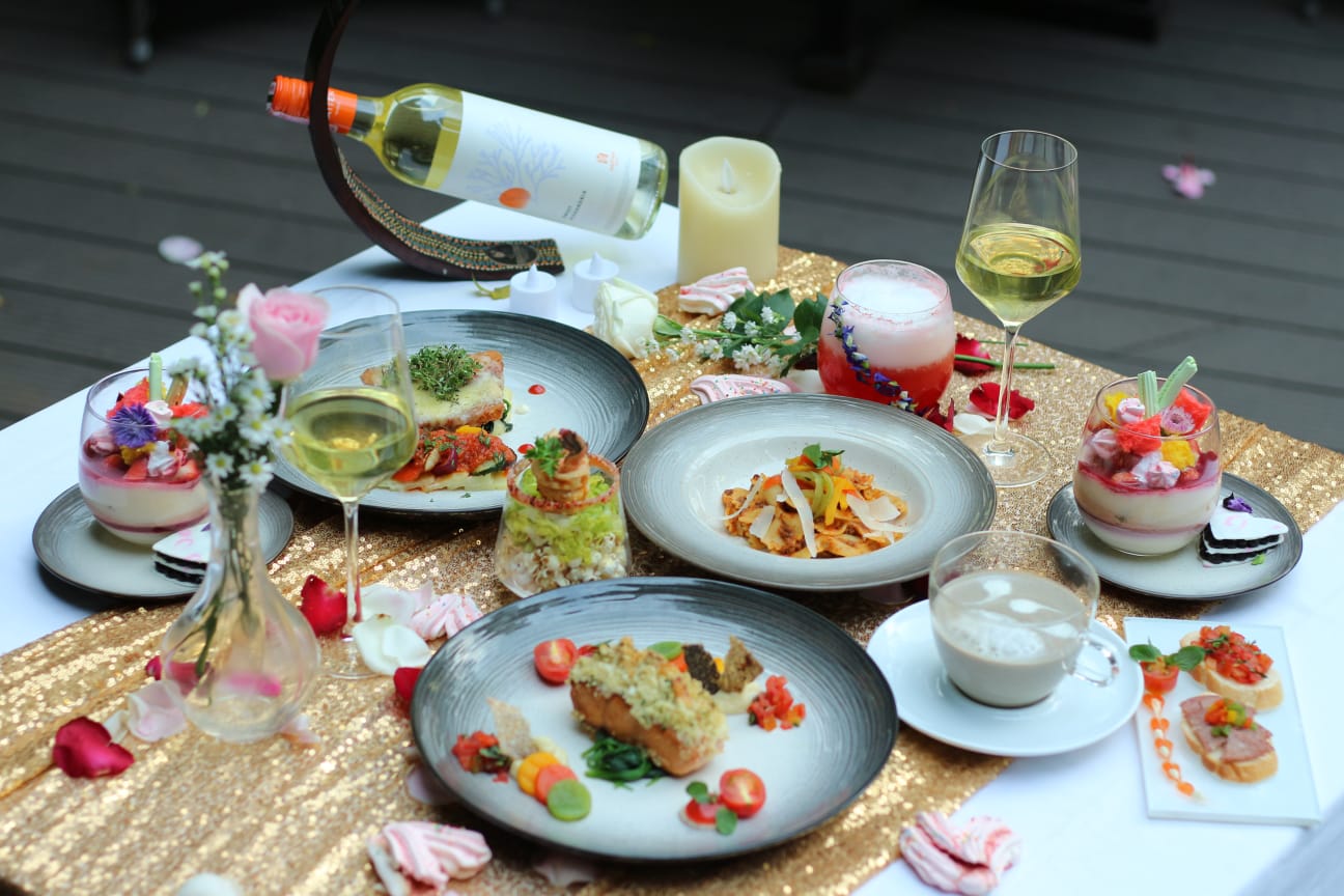 Menu makan malam romantis di Swiss-Belhotel Pondok Indah