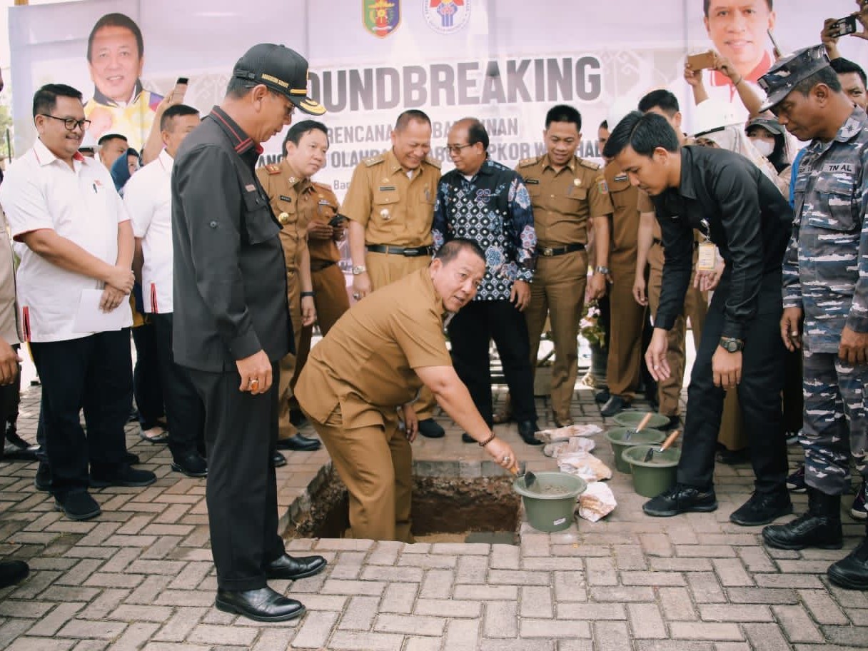 GOR Saburai PKOR Way Halim merupakan pengganti fungsi GOR Saburai yang sebelumnya yang dialihfungsikan menjadi Masjid Raya. 