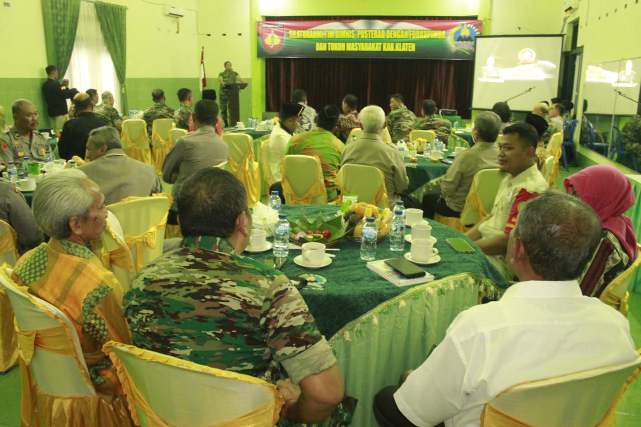 Silaturahmi Tim Bimnis Pusterad dengan Bupati, Forkopimda, dan tokoh masyarakat di Kodim 0723 Klaten.