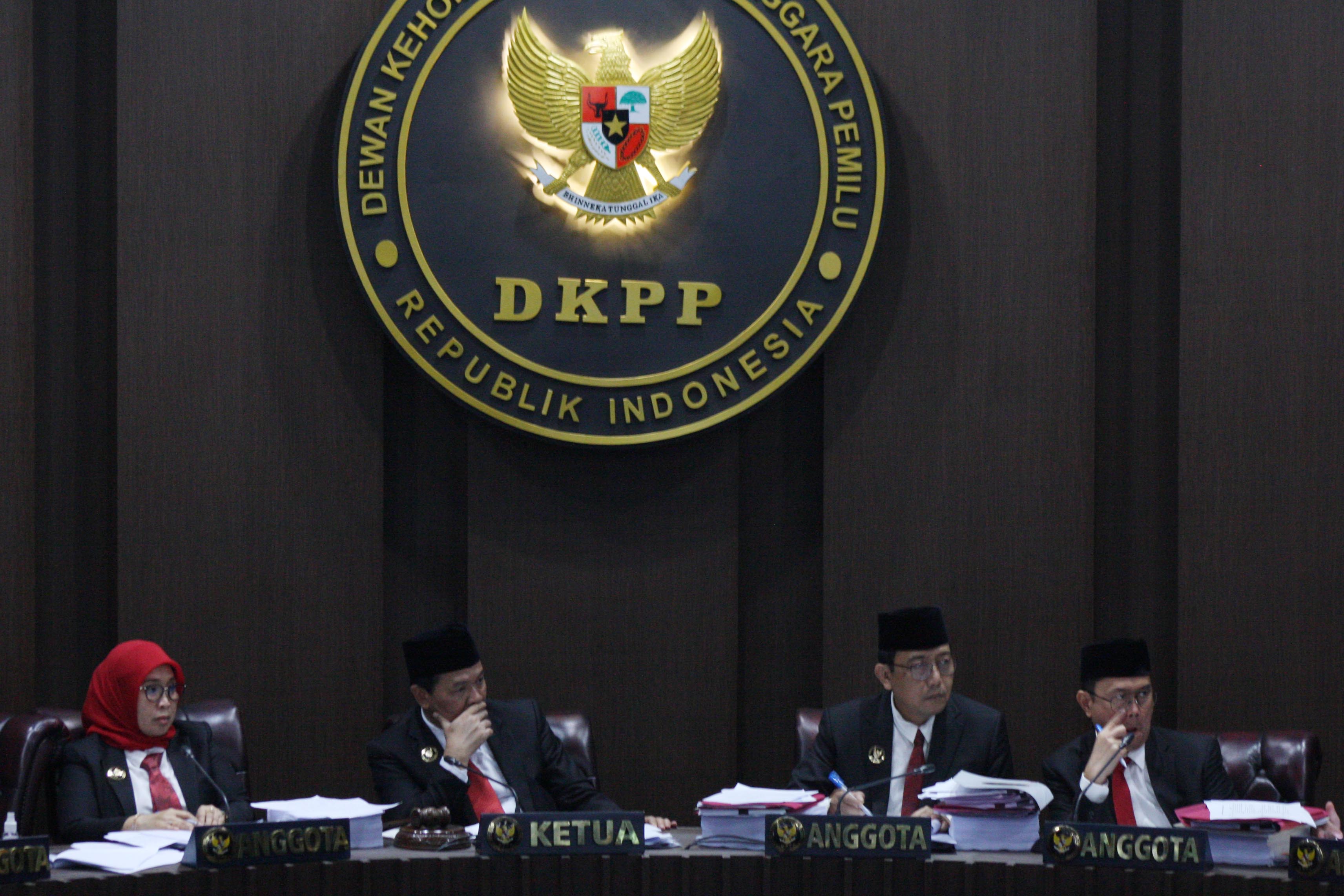 Sidang etik DKPP untuk KPU Kepulauan Sangihe