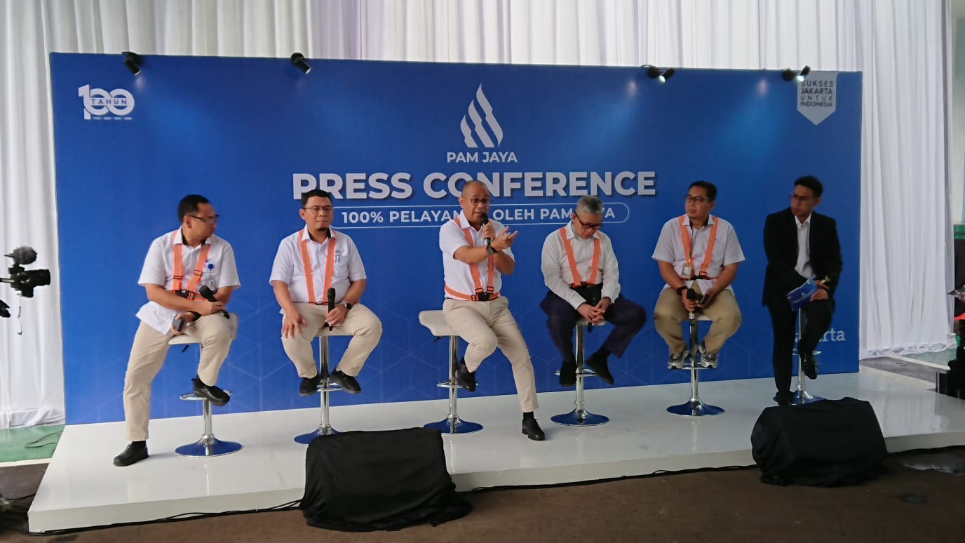 Direktur Utama (Dirut) PAM JAYA, Arief Nasrudin, bersama jajaran direksi PAM Jaya siap melaksanakan operasi penuh, Rabu (1/2/2023)