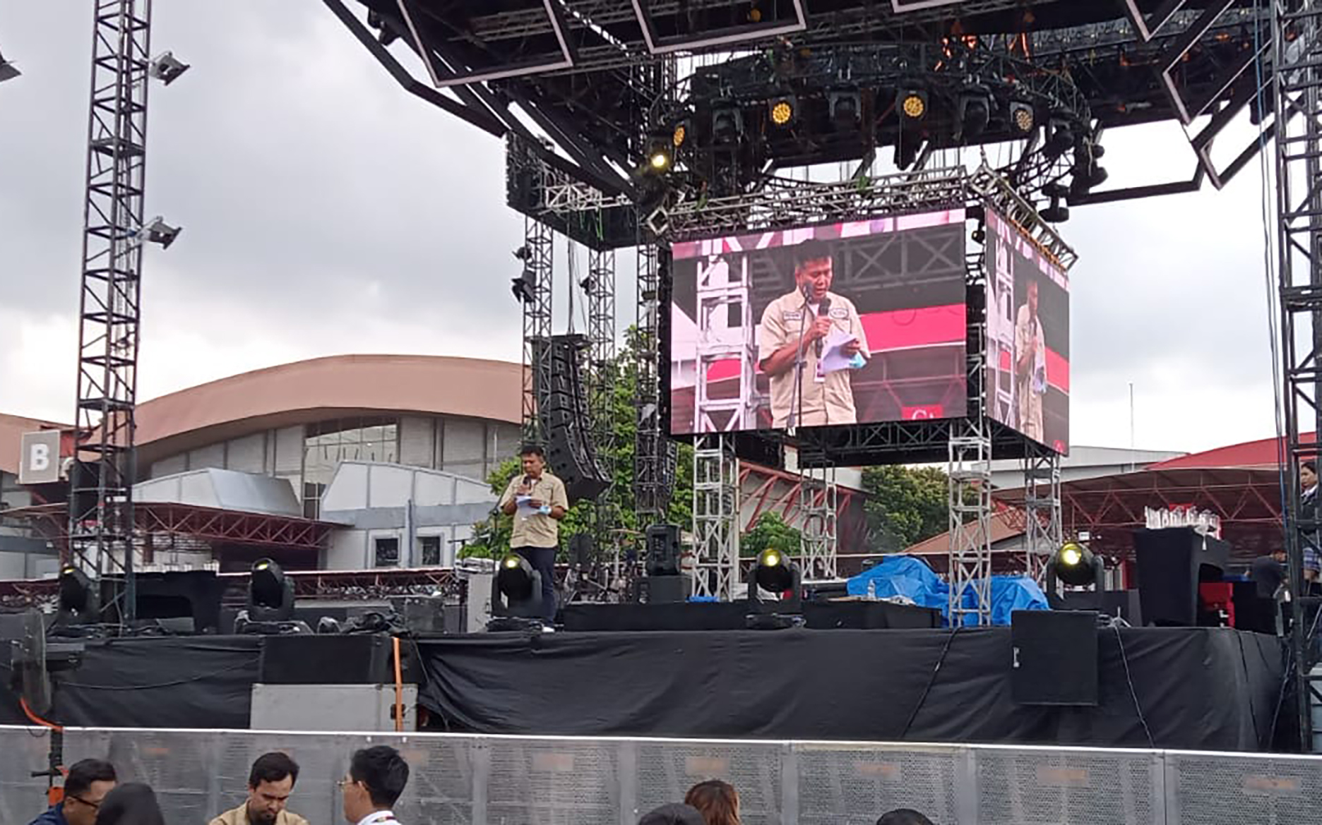 Presiden Direktur Dyandra Promosindo Daswar Marpaung saat menyampaikan sambuutannya di acara penutupan IIMS 2023, Sabtu (25/2)