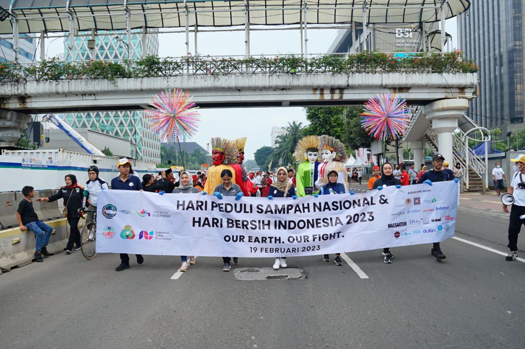Sarana Jaya turut berpartisipasi dalam acara Hari Peduli Sampah Nasional (HPSN) dan Hari Bersih Indonesia yang diadakan pada Minggu (19/2).