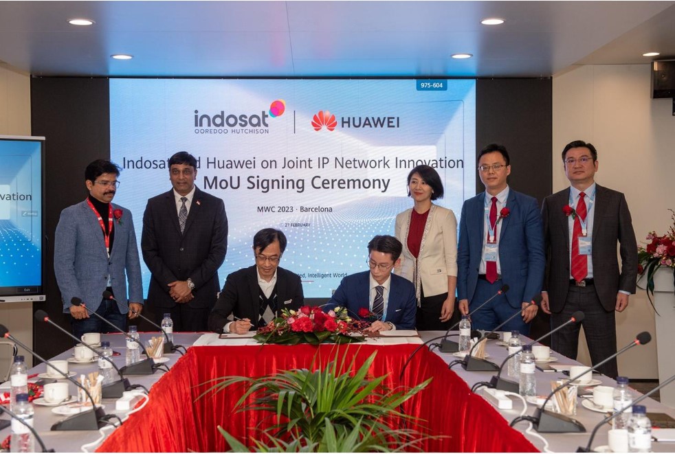 Penandatanganan kerja sama antara Indosat Ooredoo Hutchison dan Huawei
