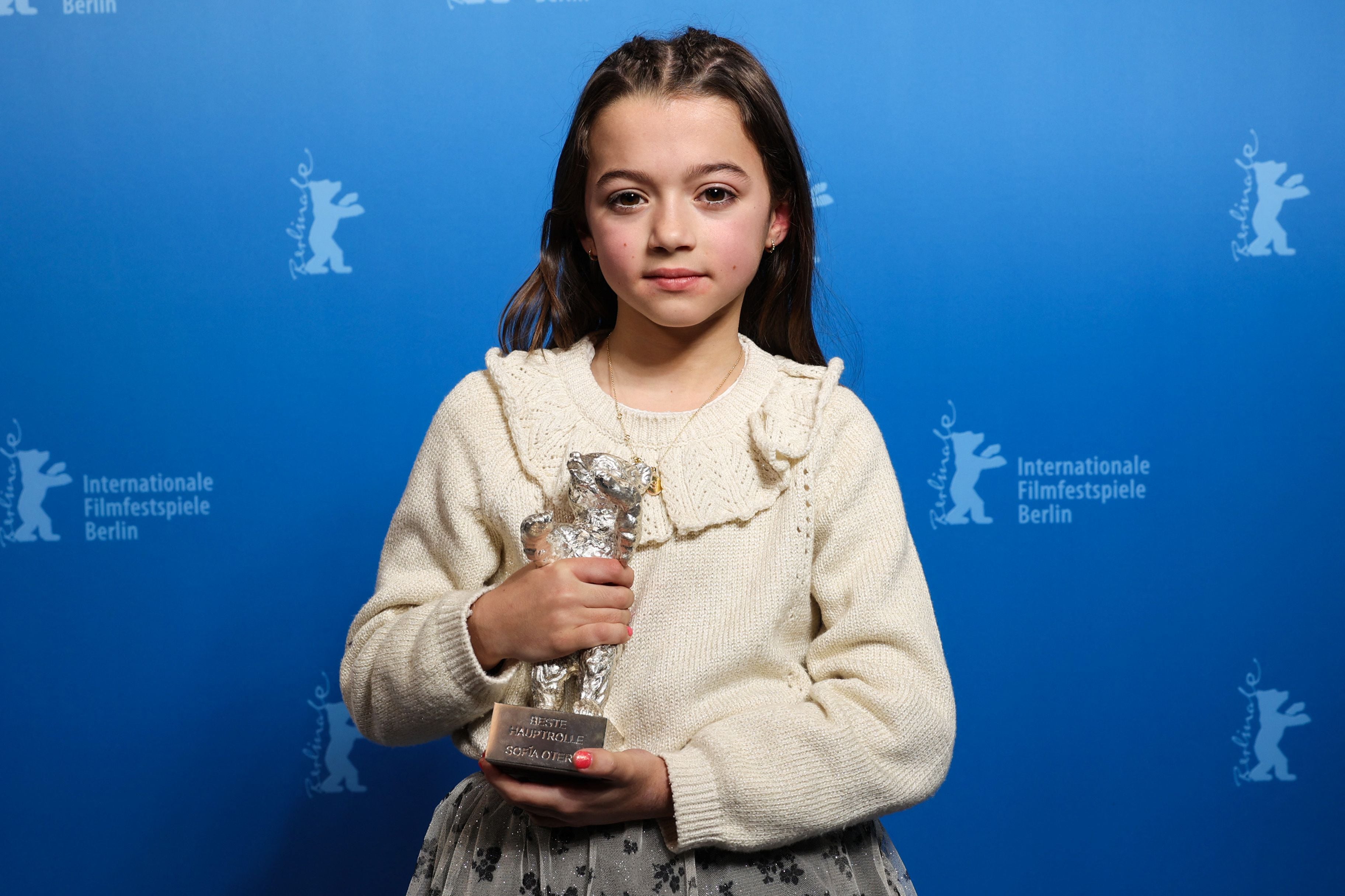 Sofia Otero, gadis belia berusia 8 tahun dari Spanyol, memenangkan penghargaan aktris terbaik pada Fesitival Film Berlin.