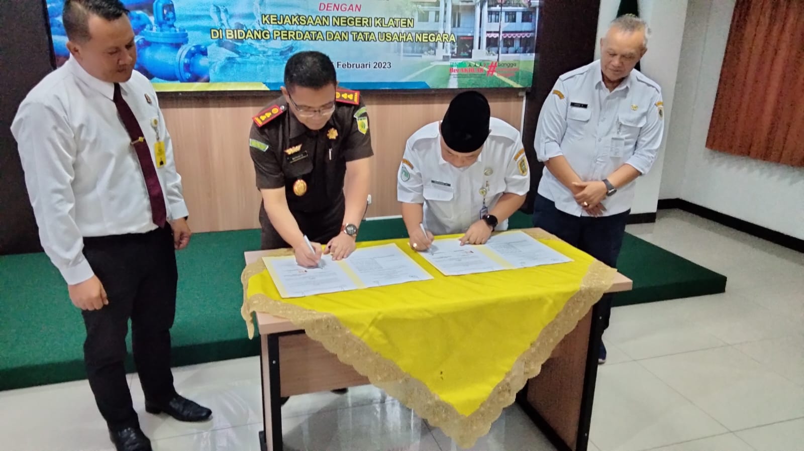 Penandatanganan kesepakatan kerja sama antara Kejaksaan Negeri dan PDAM Klaten, Jawa Tengah