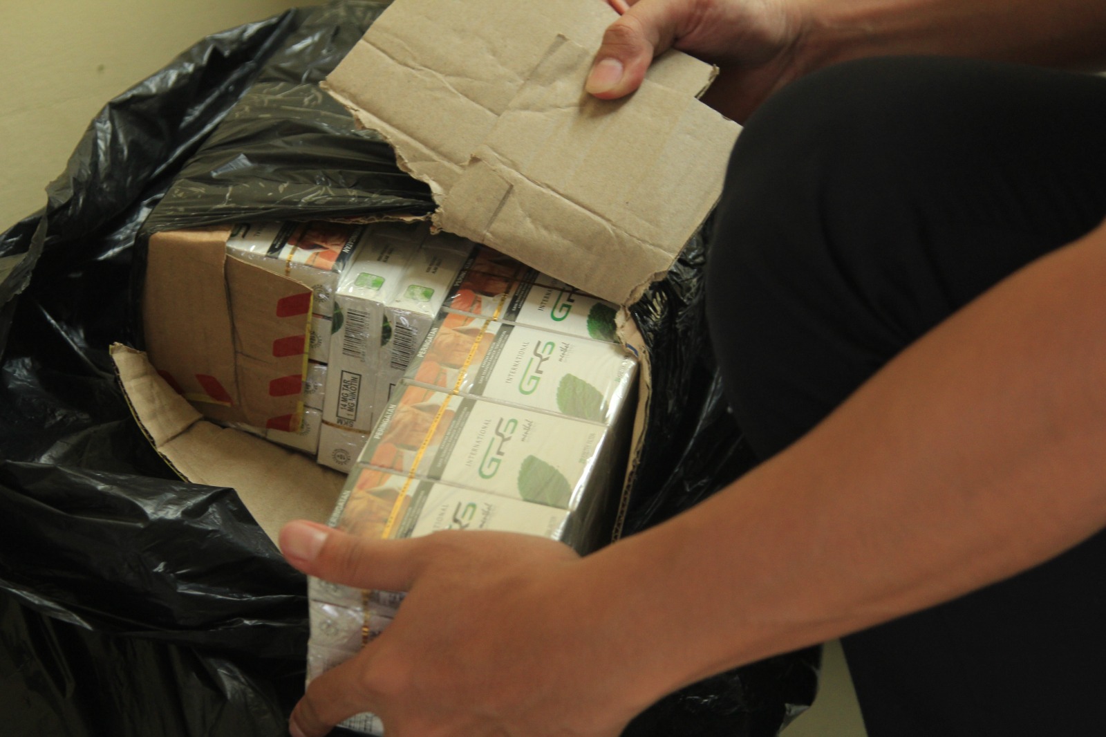 Pengungkapan rokok ilegal oleh Bea Cukai Kudus