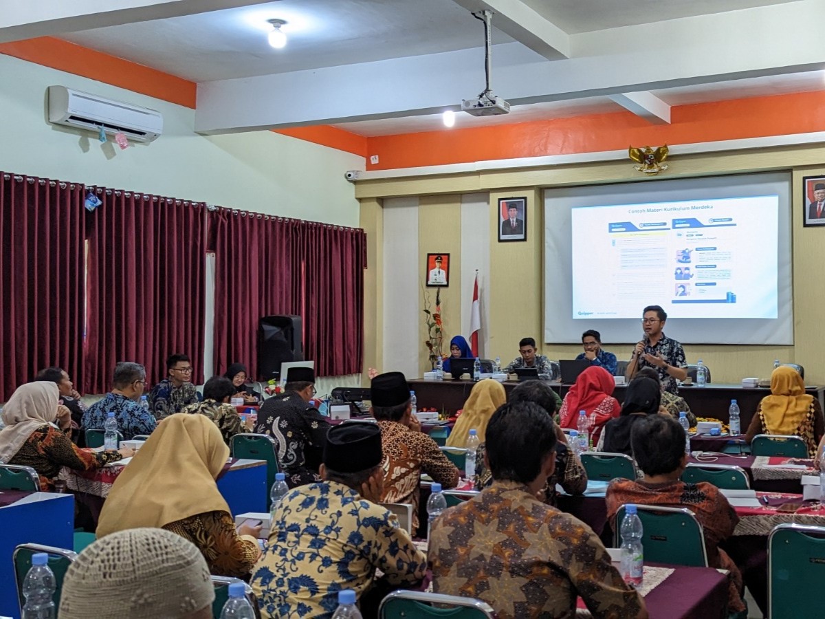 Fixed mindset serta rendahnya penilaian terhadap kemampuan diri sendiri menjadi penghambat utama guru beradaptasi dengan perubahan.