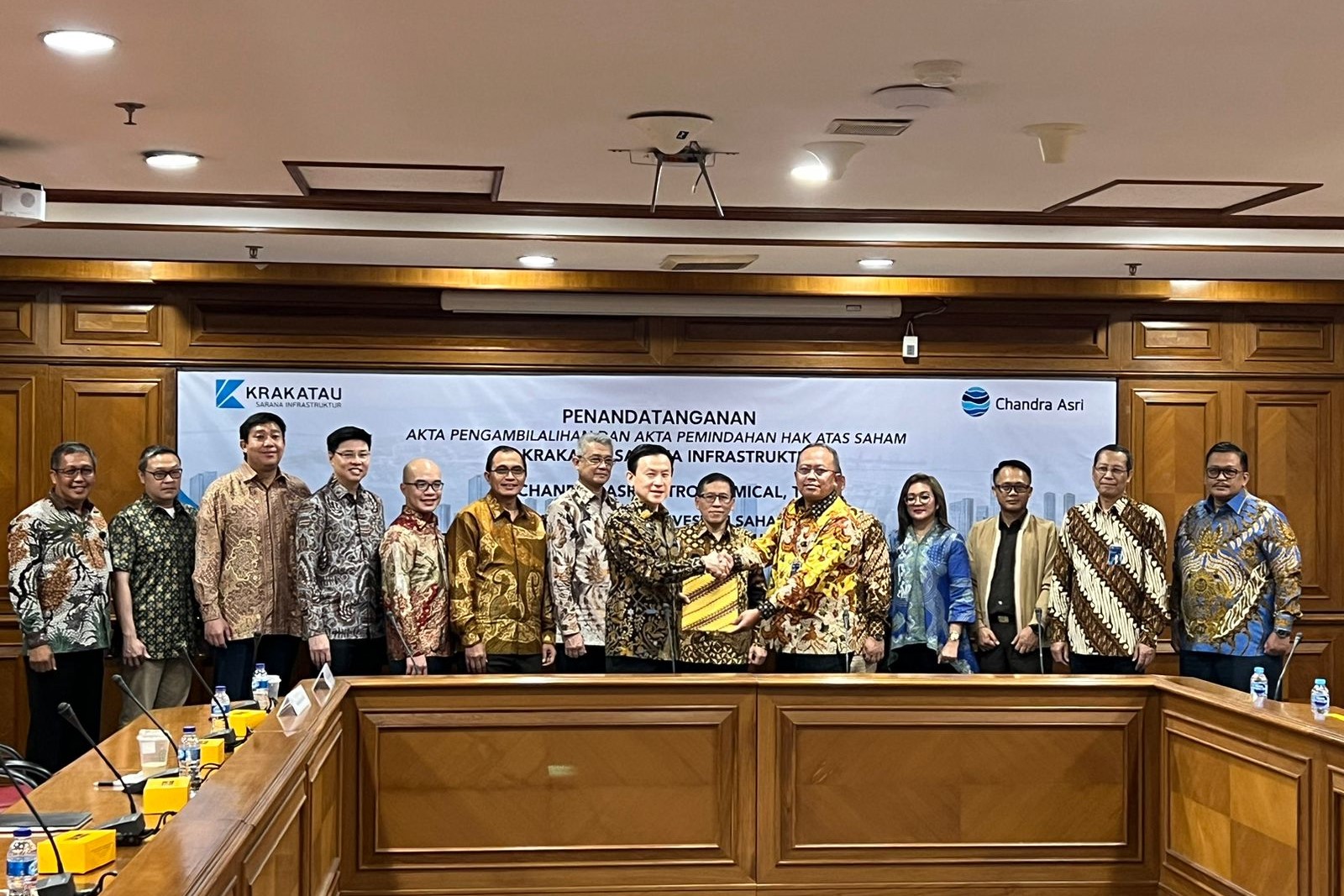 Pengalihan saham PT Krakatau Daya Listrik sebesar 70% dan PT Krakatau Tirta Industri 49% dari KSI kepada Chandra Asri.