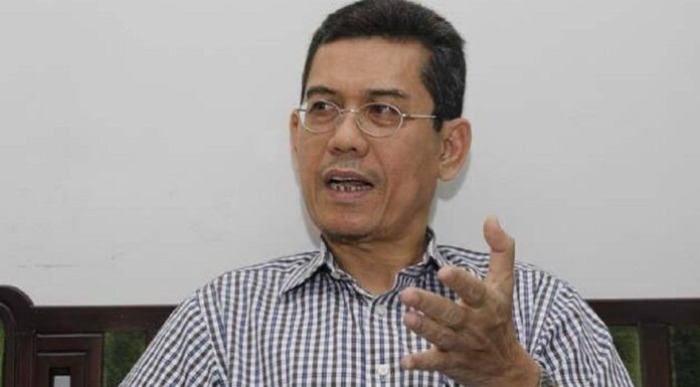  Direktur IRESS Marwan Batubara 