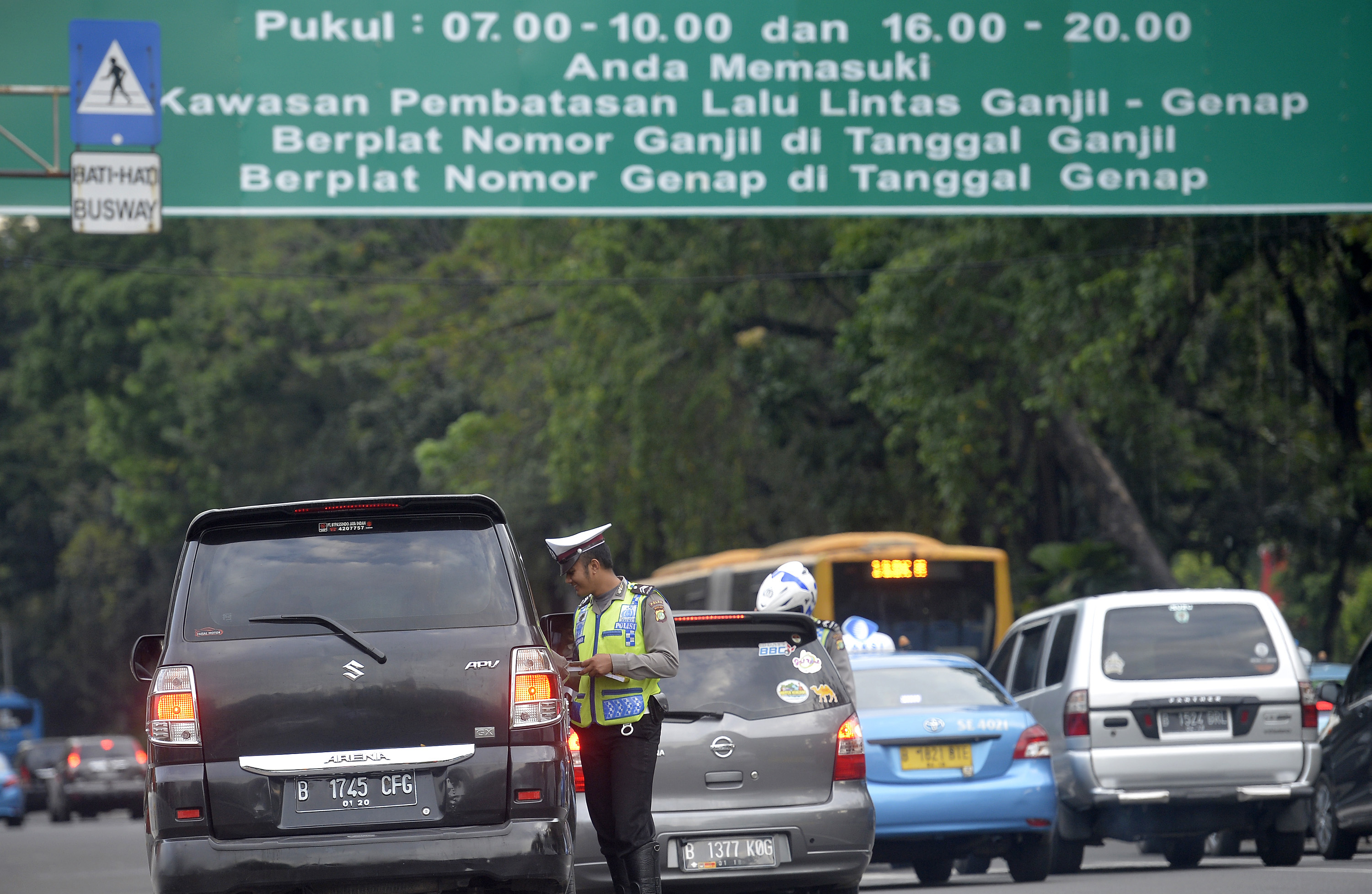 Jumlah Kendaraan Meningkat Semenjak Ganjil Genap Diberlakukan