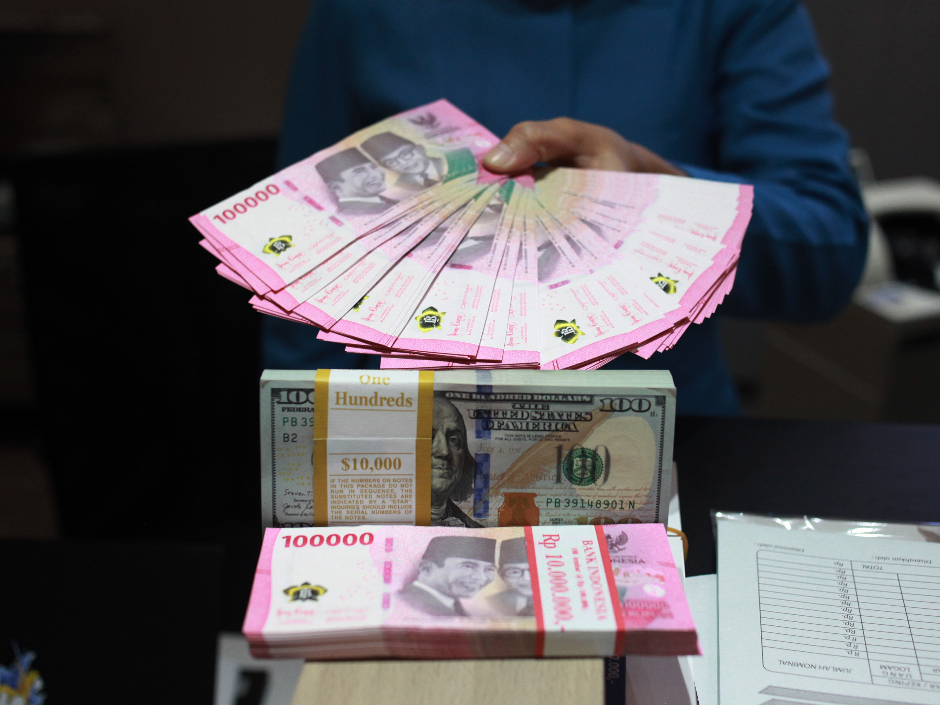 Rupiah Melemah Dipicu Data Ekonomi AS yang Membaik