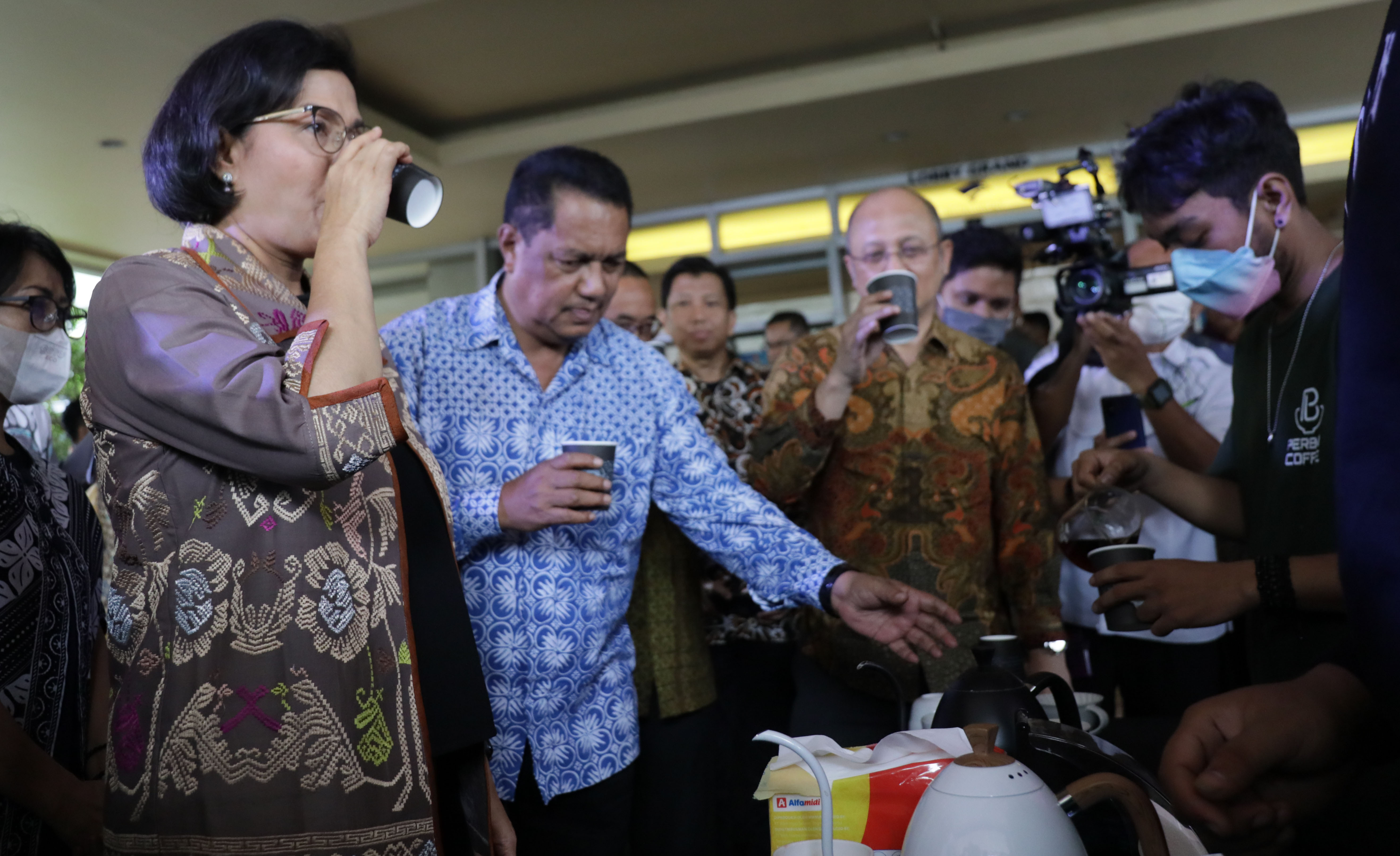 Menteri Keuangan mencicipi kopi di Festival Kopi Nusantara Media Indonesia